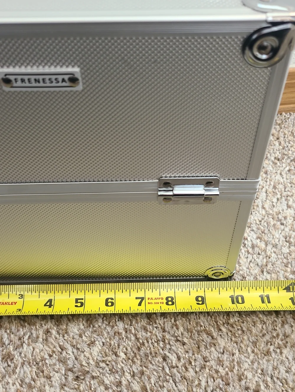 Frenessa Aluminum Cosmetic Storage Case - Silver